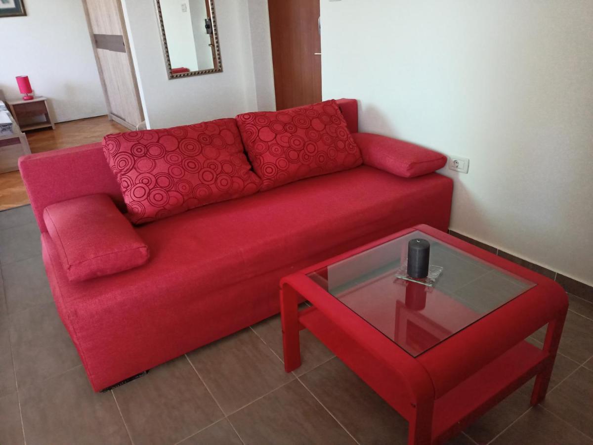Cozy Apartment In The City Center Pula Exterior photo