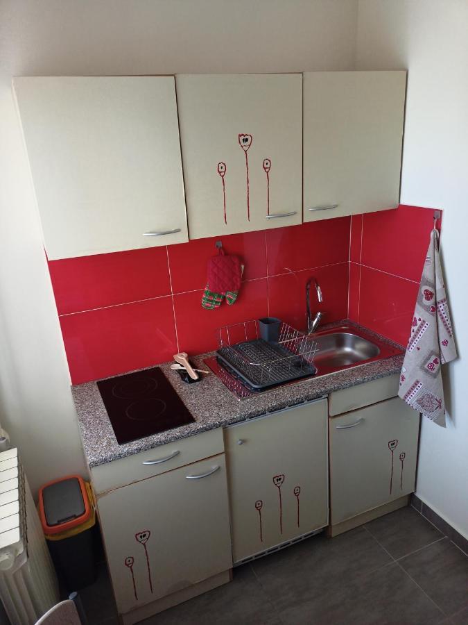 Cozy Apartment In The City Center Pula Exterior photo