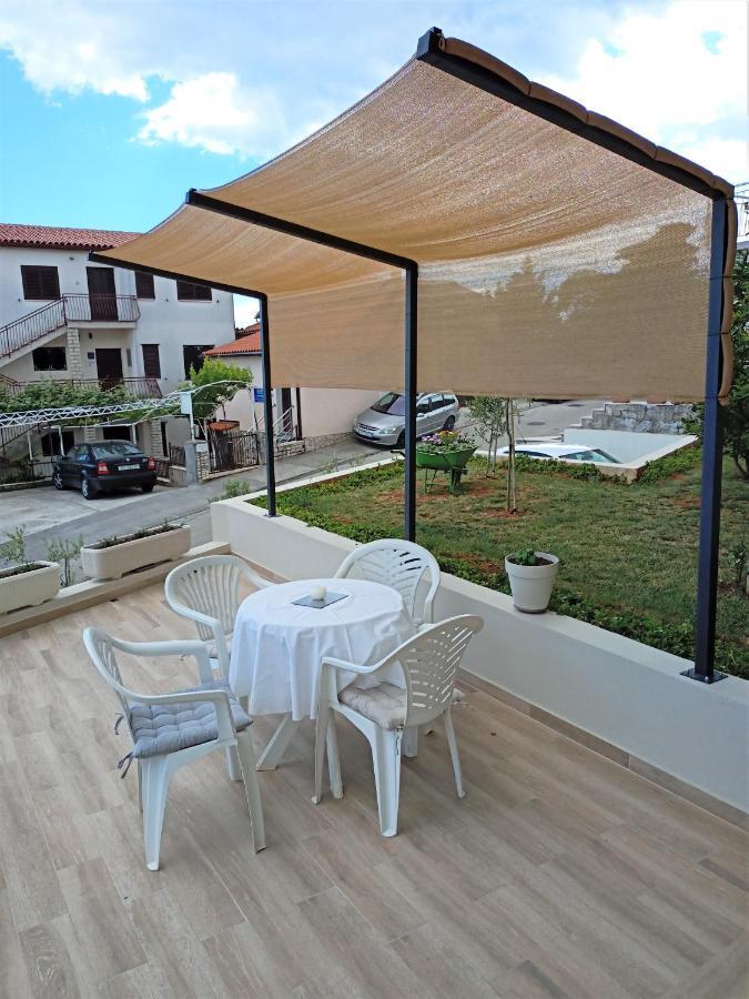 Cozy Apartment In The City Center Pula Exterior photo